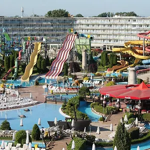 Aqua Nevis & Aqua Park 4* Napospart